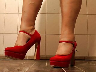 Annadevot - Only high stilettos and soles :-)