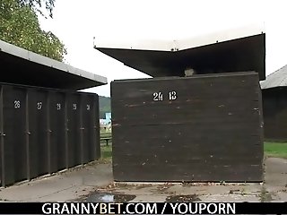 Granny gets fucked in the changing room