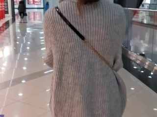 'blowjob in the fitting bedroom of the supermarket next to the security guard! Public sex'
