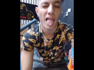 Latino boy Is In The Gym.Instagram:ne_hu_en