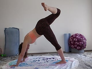 Queen Aurora Willows YOga Class 217