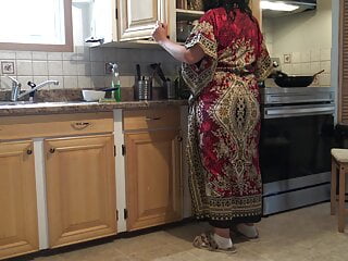 Pakistani wifey lets wild son internal cumshot her preggie poon