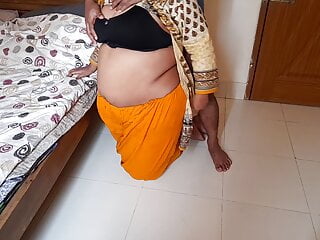 19y senior Indian good-sized culo Maid Get ravage From possessor son-in-law (Maid Ko Jabardast Chudai) Hindi Audio