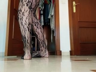 'Sexy soles Modelling Nylon Fishnet Stockings'