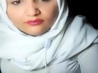 Extraordinaire messy hijab livestream